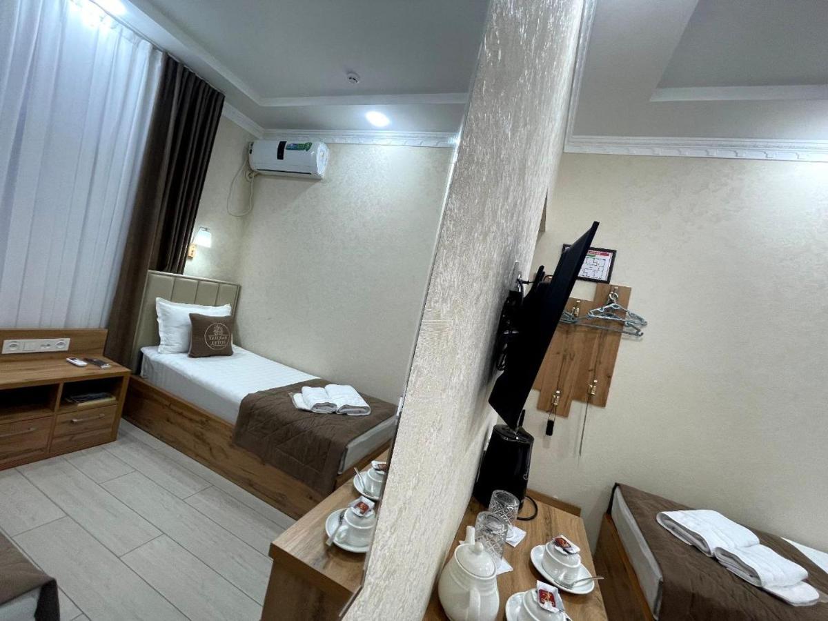 Barhat Hotel Tasjkent Exteriör bild